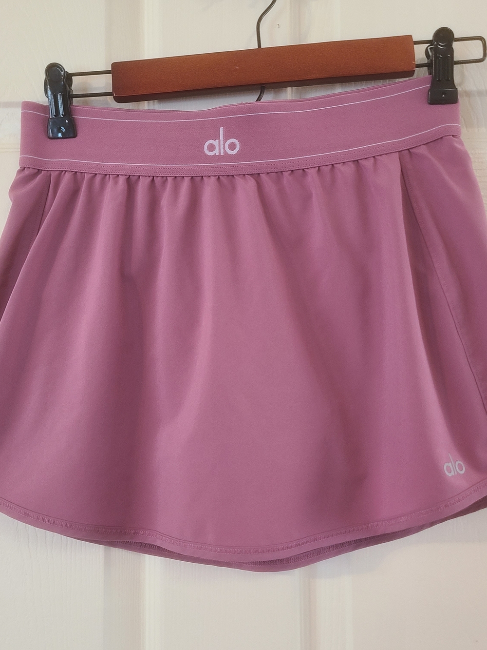 ALO Yoga Mauve-Pink Athletic Mini Skirt - Picture 3 of 5